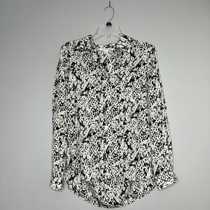 Diane von Furstenberg Women's Silk‎ Button Down Blouse Size 2 Small Snake Print